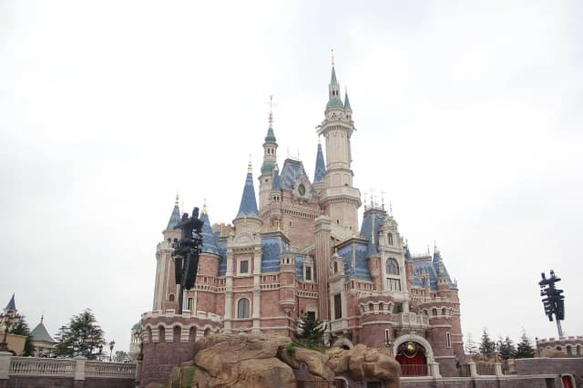 Ile kosztuje wejście do Disneylandu? Ceny biletów i oszczędności