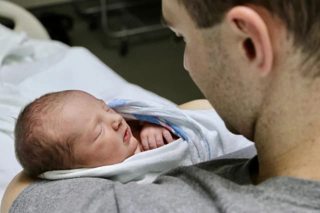 Jakie formalności po porodzie? 8 kluczowych kroków dla rodziców
